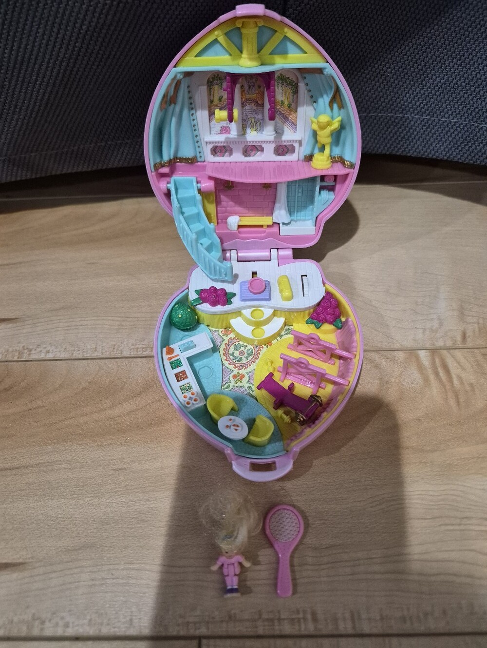 Vintage 1995 Polly Pocket Stylin' Workout playset by Bluebird toys